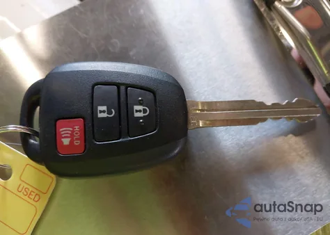 2022 Toyota Corolla Cross L z USA, uszkodzony, nr VIN 7MUAAAAG6NV009167